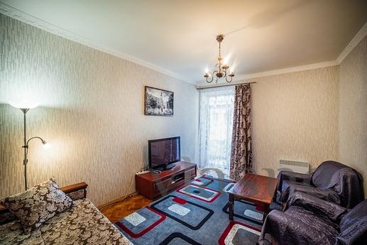 Merkezinde rahat 2 yatak odalı daire, Lviv - günlük kira için daire