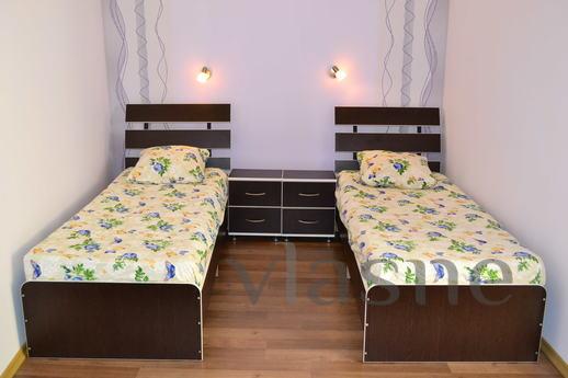 near railway snation, 2 rooms, Dnipro (Dnipropetrovsk) - mieszkanie po dobowo