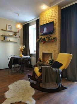 Rent 2-bedroom. Apartment Center, Chernihiv - apartment by the day