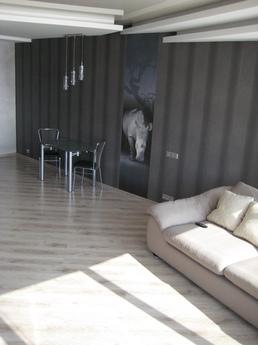 Bridge City apartment just renovated, Dnipro (Dnipropetrovsk) - günlük kira için daire