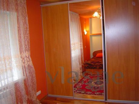 close to w / e and bus stations, Uzhhorod - apartment by the day