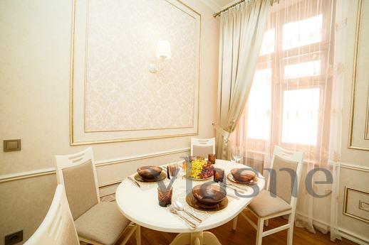 Baroque Terrace in Apartments, Poltava - apartment by the day