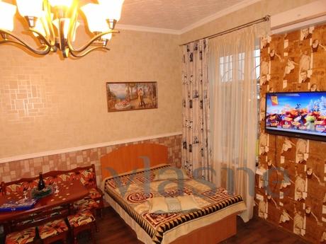 plyazhLUZANOVKA, square-ra v200m from th, Odessa - apartment by the day