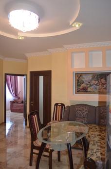 Own VIP apartment with sea views, Odessa - apartment by the day