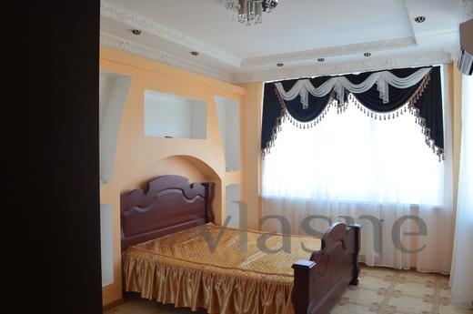 Own VIP apartment with sea views, Odessa - apartment by the day