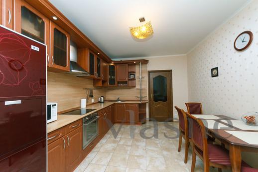 Excellent suite in Osokorki, Kyiv - günlük kira için daire