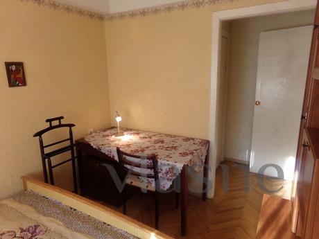 4-pokojowe mieszkanie z 3 sypialniami, Kyiv - mieszkanie po dobowo