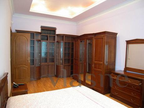 2-BR apartment with a Jacuzzi, Center, Kyiv - günlük kira için daire