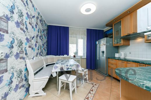 For daily rent 2 rooms m. Poznyaki, 5 pl, Kyiv - günlük kira için daire