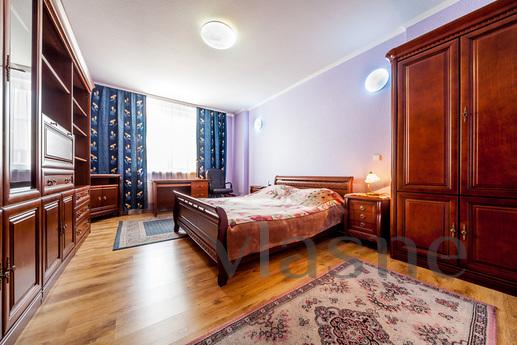 4 x bedroom first class m.Levoberezhnaya, Kyiv - apartment by the day