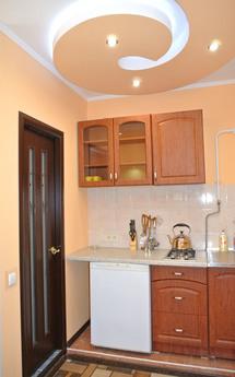 Odessa. Apartment for rent in the center, Odessa - apartment by the day