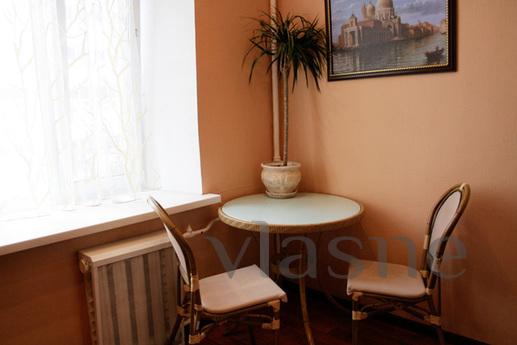 Chic 2-bedroom apartment in the center., Kyiv - apartment by the day