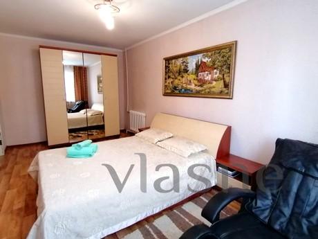 Cozy apartment with massage chair, Karaganda - günlük kira için daire