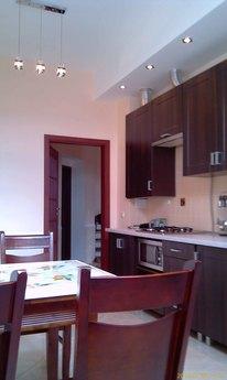 2-bedroom apartment is the first class, Truskavets - günlük kira için daire