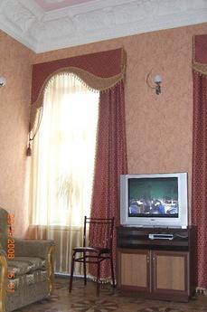 Apartment is in a center, a fire-place, Mykolaiv - apartment by the day