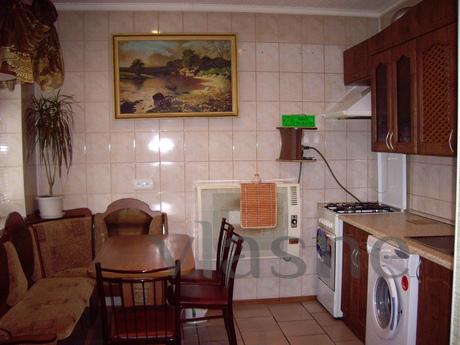 Apartment is in a center, a fire-place, Mykolaiv - apartment by the day