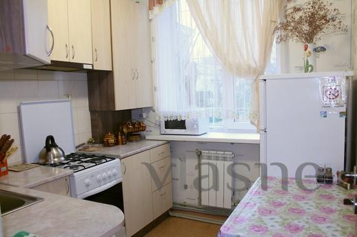 2-комнатная квартира в центре города, Бердянск - квартира посуточно