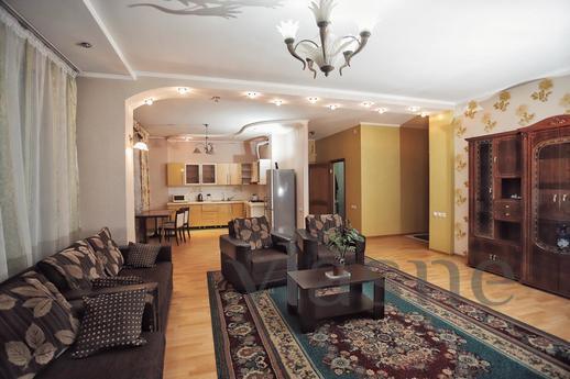 2 com. Apartment with all amenities!, Shymkent - günlük kira için daire