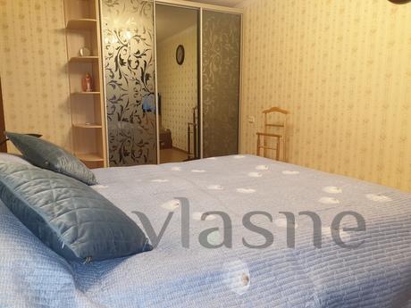 Nikolaev. Very large bed., Mykolaiv - apartment by the day