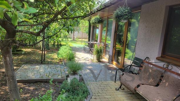 Будинок в хорошому для відпочинку місті в 10 хвилинах від те