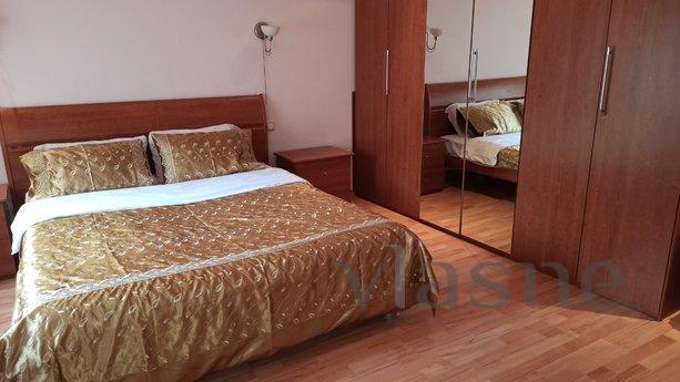 Merkez. 2 Yatak Odası, Otopark, Odessa - günlük kira için daire