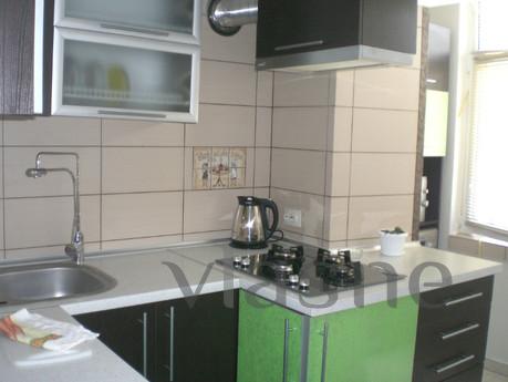 Уютная квартира с дизайнерским ремонтом, Киев - квартира посуточно