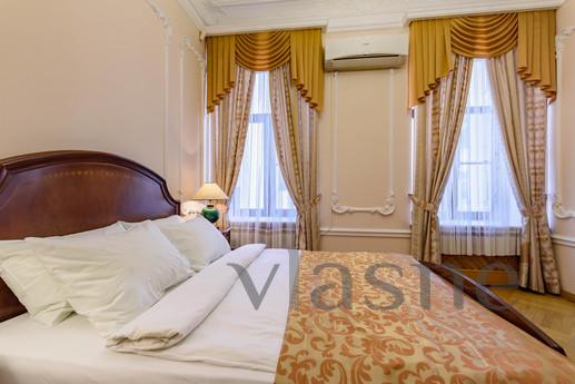 Cozy apartment in the very center, Санкт-Петербург - квартира подобово