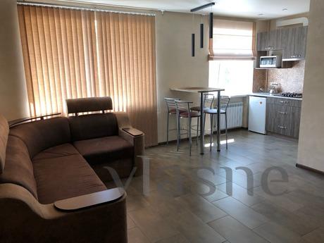 Двух комнатная квартира в самом центре Бердянска с свежим ре