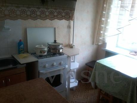 1 room in Berdyansk. Primorsky Square., Berdiansk - apartment by the day