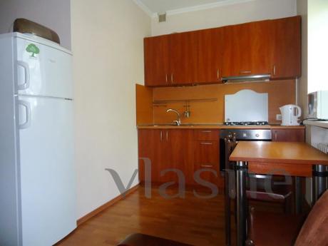 Apartment for rent in the quiet center, Dnipro (Dnipropetrovsk) - apartment by the day