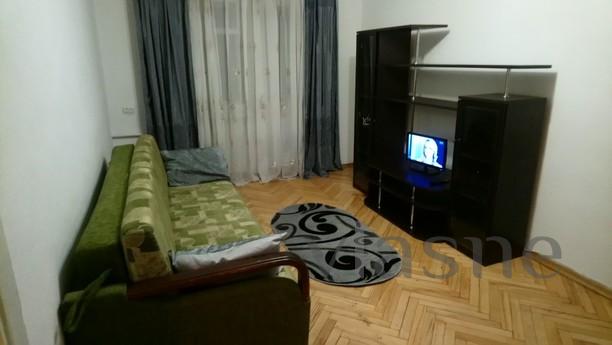 Offered 2k apartment in a green area of the city center. Wal