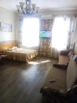 Large and spacious apartment near the se, Odessa - apartment by the day
