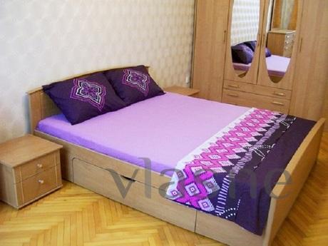 Rent apartment in downtown Baku, near the metro station 