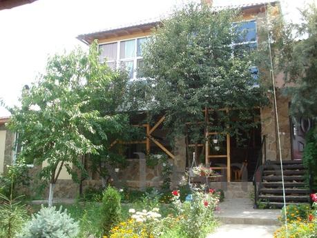 Comfortable mansion in the suburbs of Simferopol help you pa