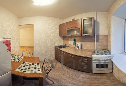 One bedroom apartment on the subway line, Novosibirsk - günlük kira için daire