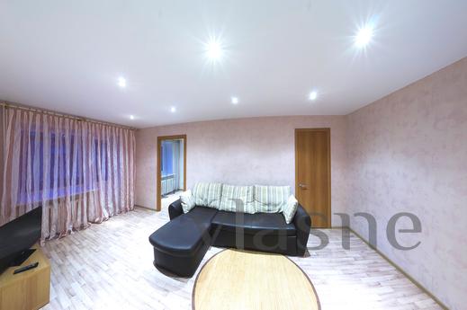 Bedroom metro Student, Novosibirsk - günlük kira için daire