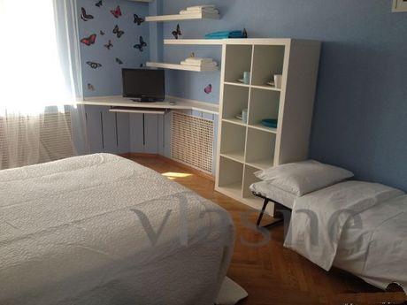 3 rooms for rent metro 'Gagarinskoe, Samara - günlük kira için daire