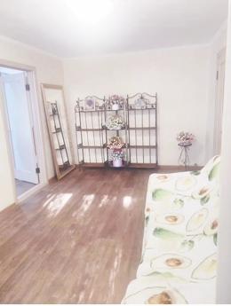 I'm looking for a 2k sq. apartment near the sea!, Chernomorsk (Illichivsk) - apartment by the day