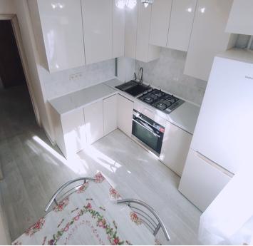 I'm looking for a 2k sq. apartment near the sea!, Chernomorsk (Illichivsk) - apartment by the day