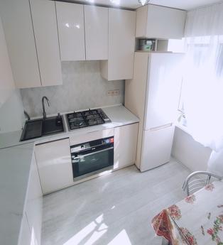 I'm looking for a 2k sq. apartment near the sea!, Chernomorsk (Illichivsk) - apartment by the day