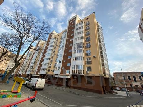 Merkezde güzel daire, Poltava - günlük kira için daire