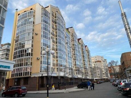 Bright apartment in the center, Poltava - apartment by the day