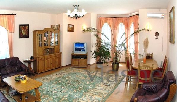 Private Estate 'VILLA IGNATYEVA, Boryslav - apartment by the day