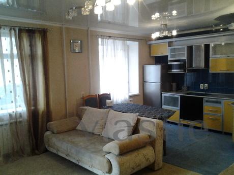 Сдается 3 комнатная квартира посуточно в Таганроге. Квартира