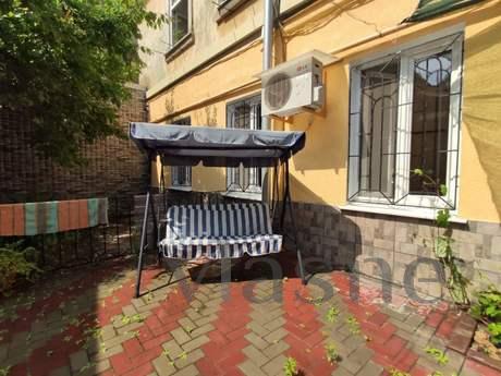 Large apartment in the center by the sea, Odessa - mieszkanie po dobowo