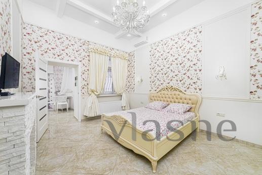 OWN LUXURY apartment on Deribasovskaya DAILY HOURLY MONTHLY,