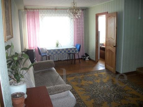 Отличная 4-х комнатная квартира в Центре, Красноярск - квартира посуточно
