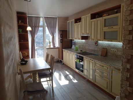 Lovely, clean and comfortable apartment with windows to the 