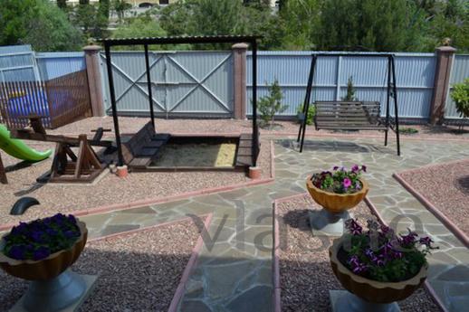 Godny i wygodny wypoczynek na Krymie, Alushta - mieszkanie po dobowo
