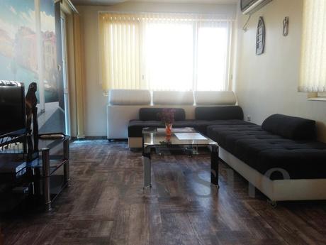 1 bedroom apartment in the center, Burgas - günlük kira için daire